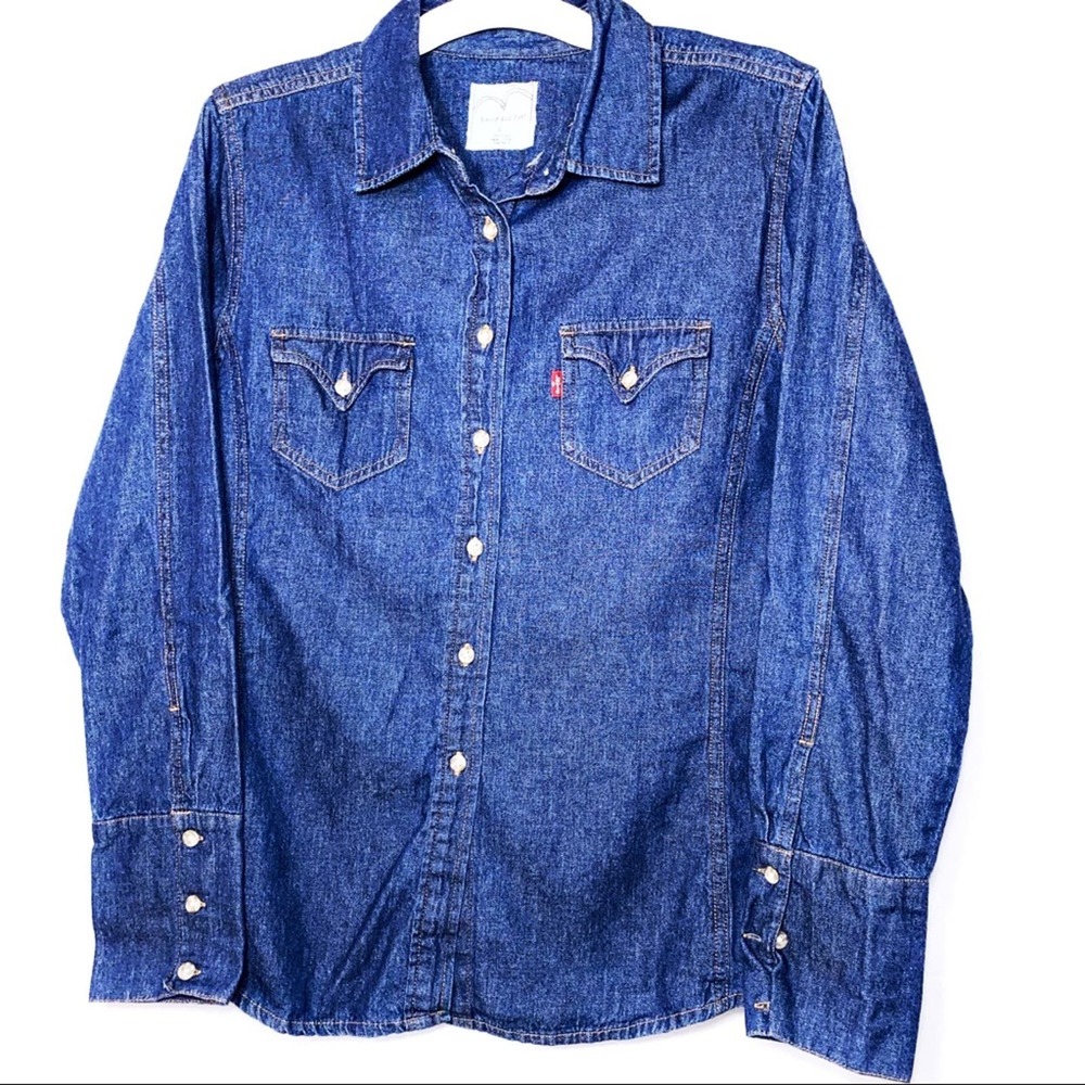 Levi’s Red Tab Button Down Large - image 1